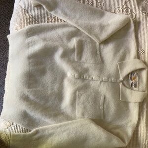 Vintage Women’s lamb’s wool/Angora Sweater